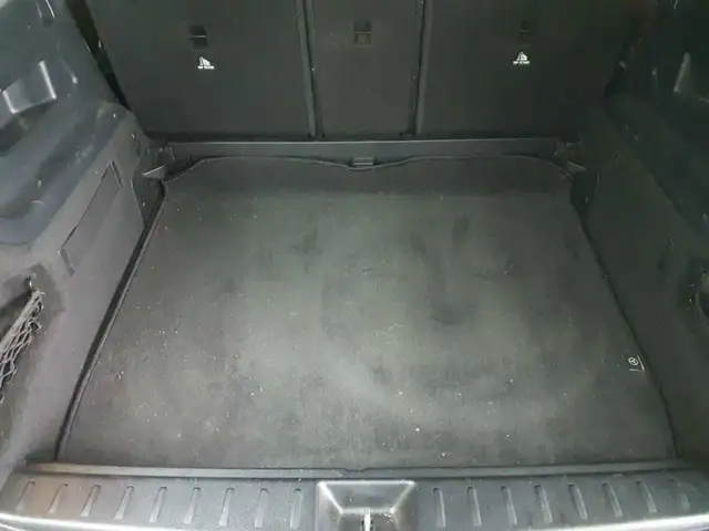 Mercedes-Benz GLB view 14