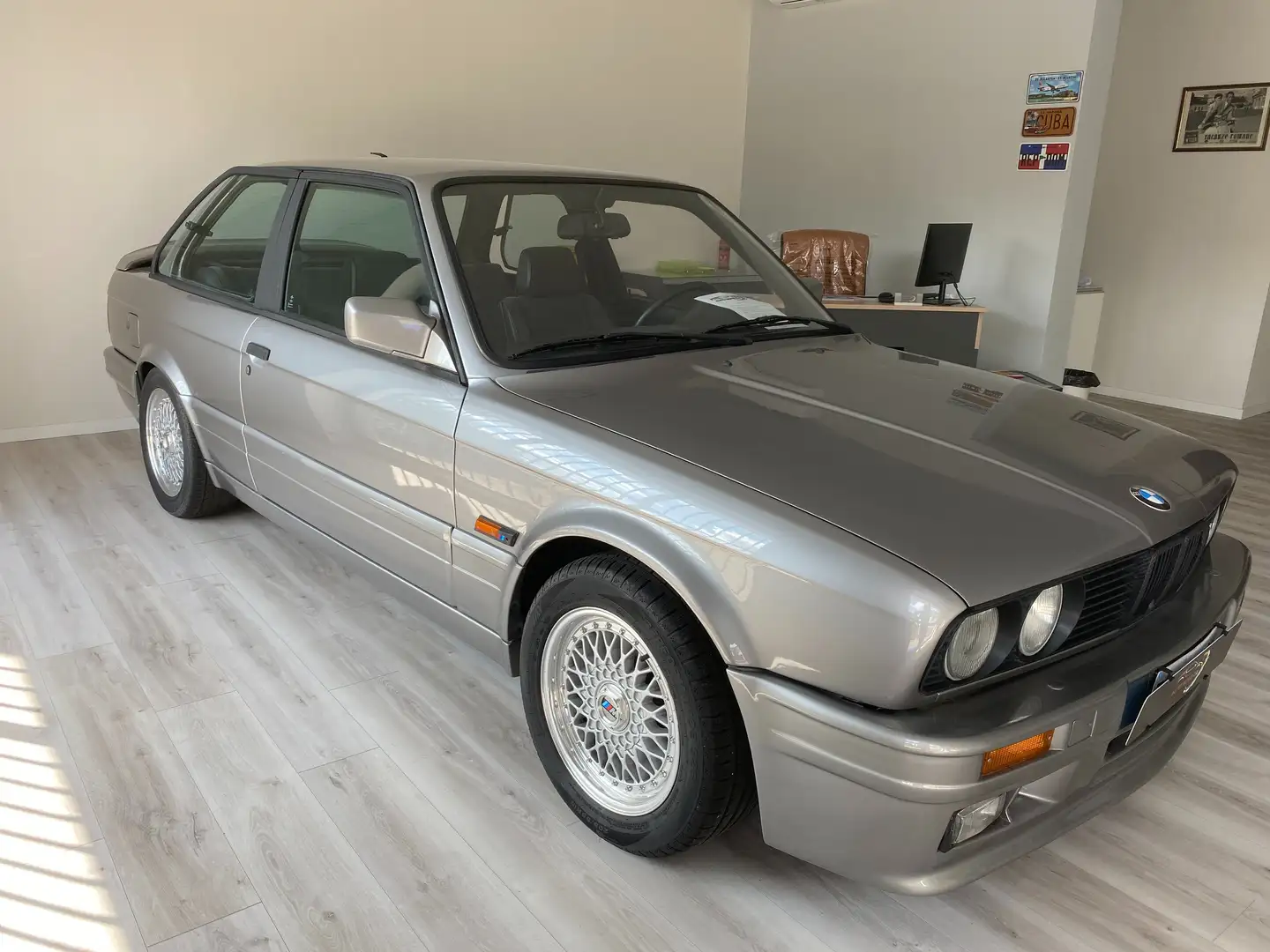 BMW 320 320i S c/abs 2p Silber - 1