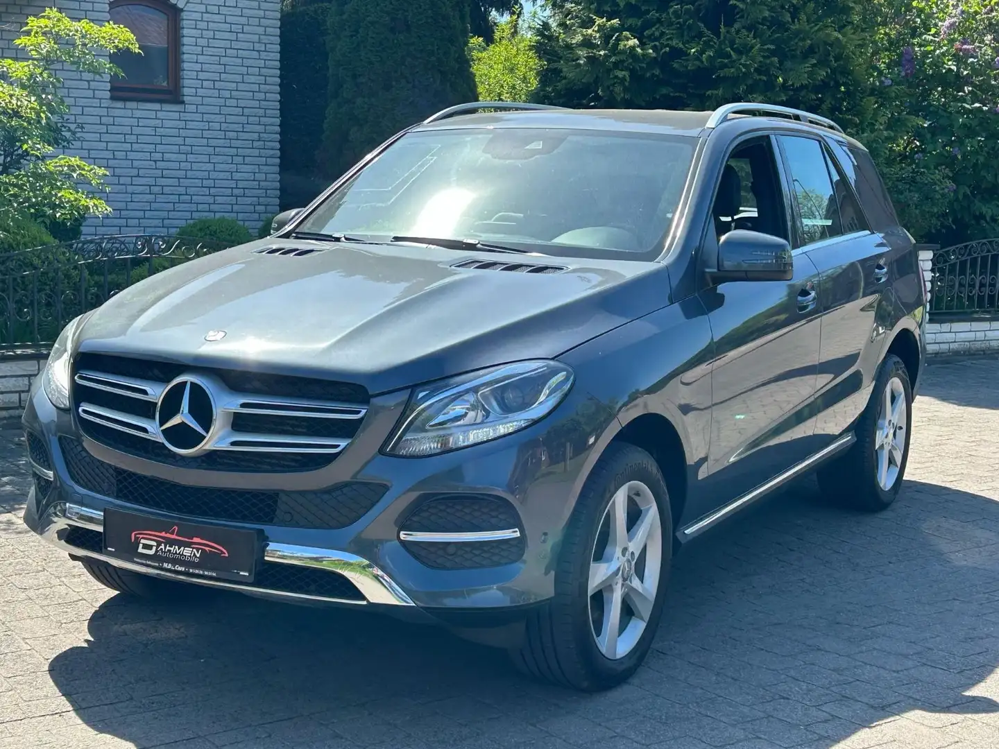 Mercedes-Benz GLE 250 d 4Matic*NAV*SPORT*AHK*LEDER*SH*AC-A Gri - 2