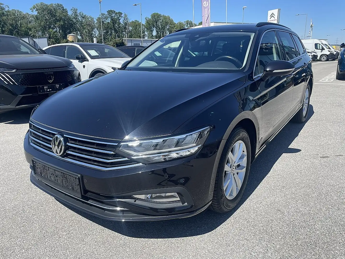 Volkswagen Passat Variant Business 2,0 SCR TDI DSG Schwarz - 1