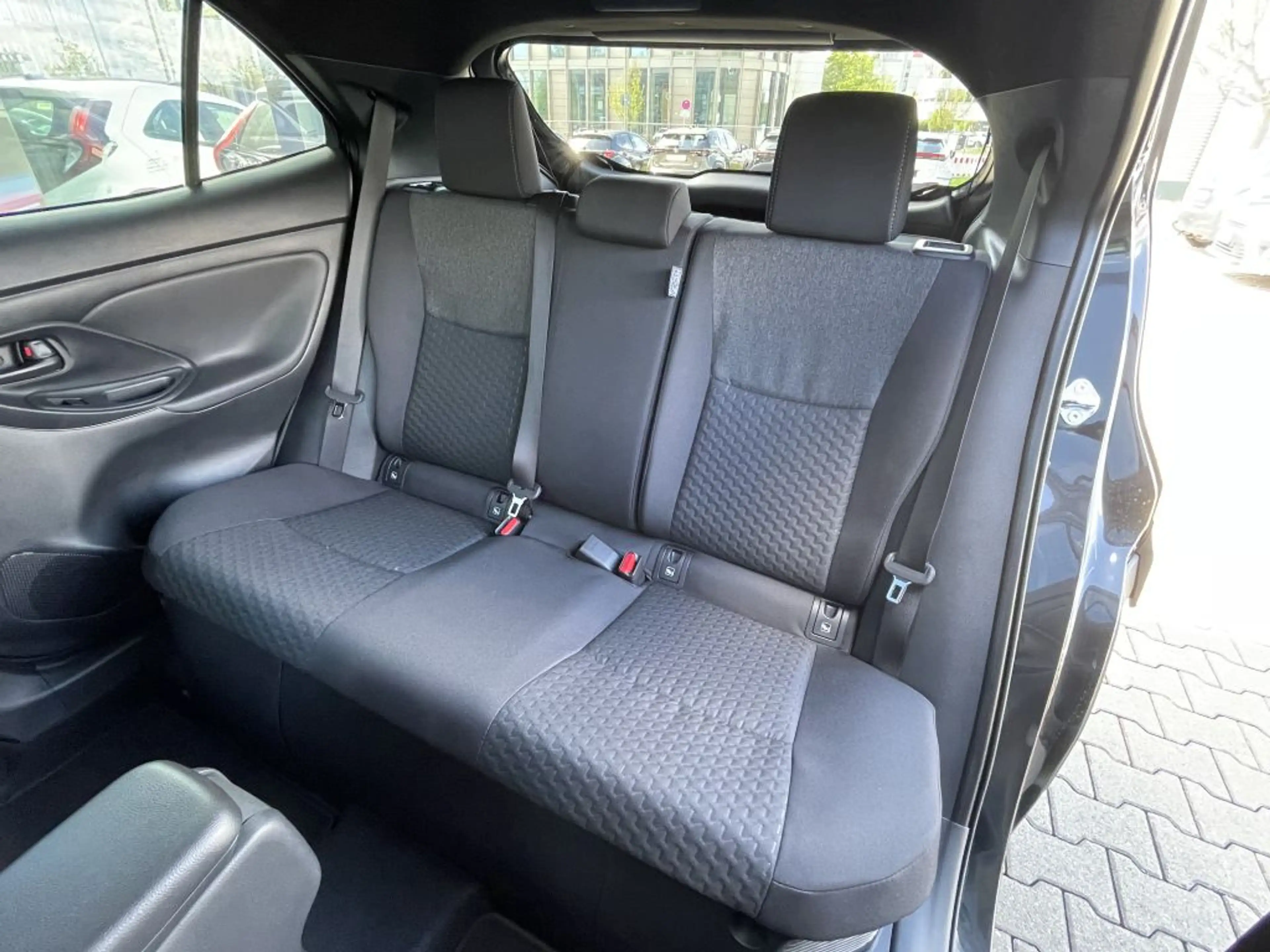 Toyota Yaris Cross Hybrid 130 1.5 VVT-i Teamplayer*Winter-Paket* — photo 11