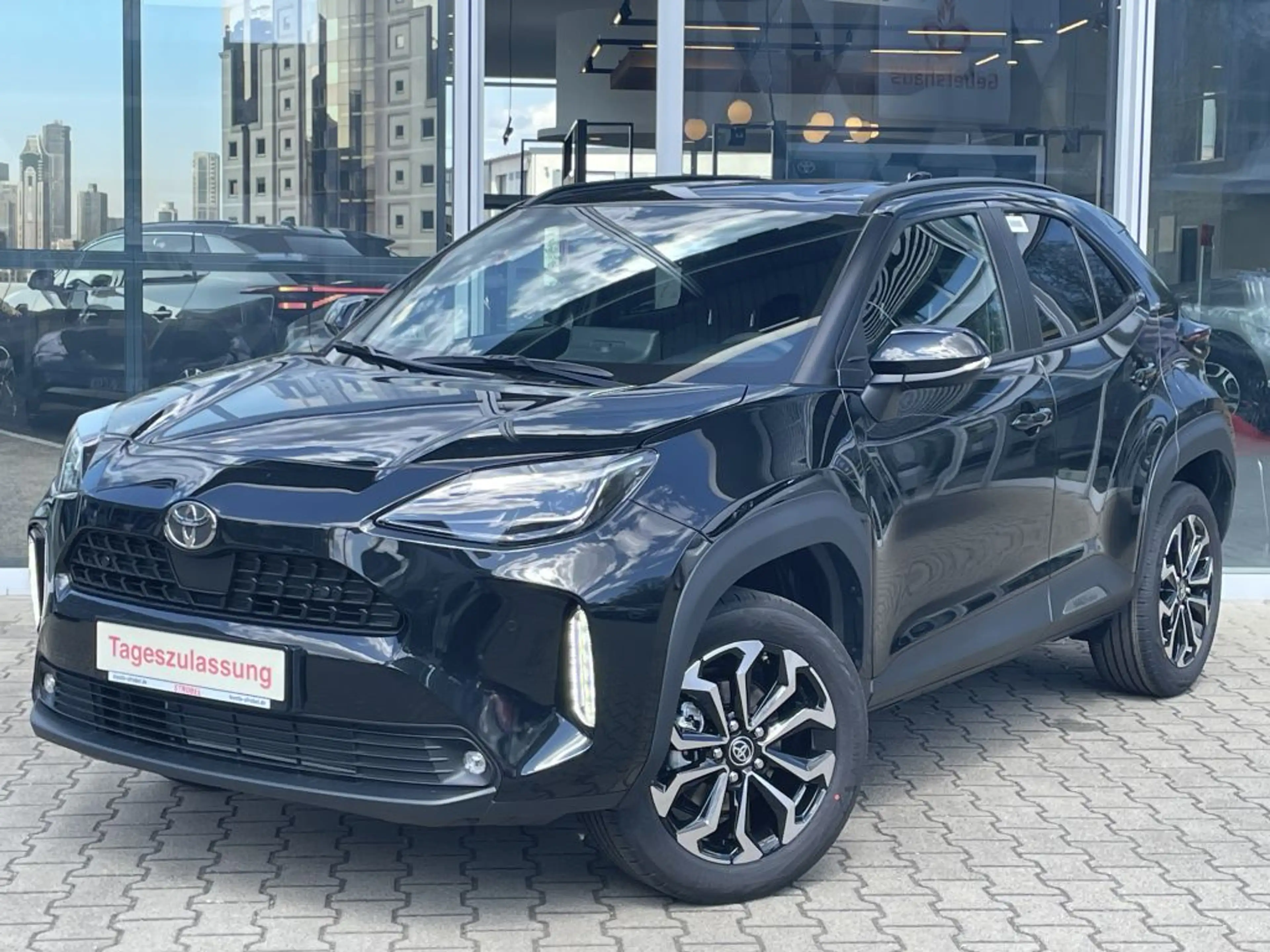 Toyota Yaris Cross Hybrid 130 1.5 VVT-i Teamplayer*Winter-Paket* — photo 2