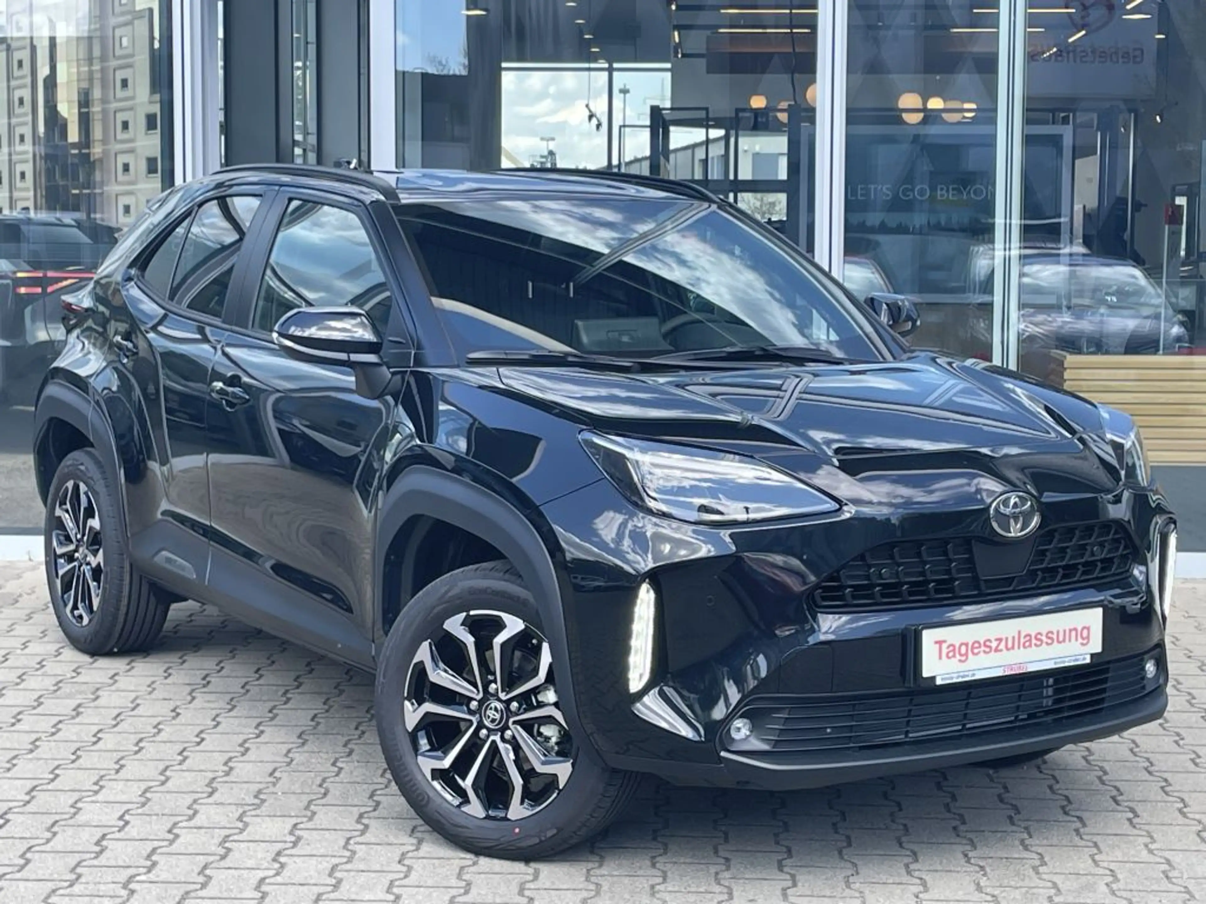 Toyota Yaris Cross Hybrid 130 1.5 VVT-i Teamplayer*Winter-Paket* — photo 3