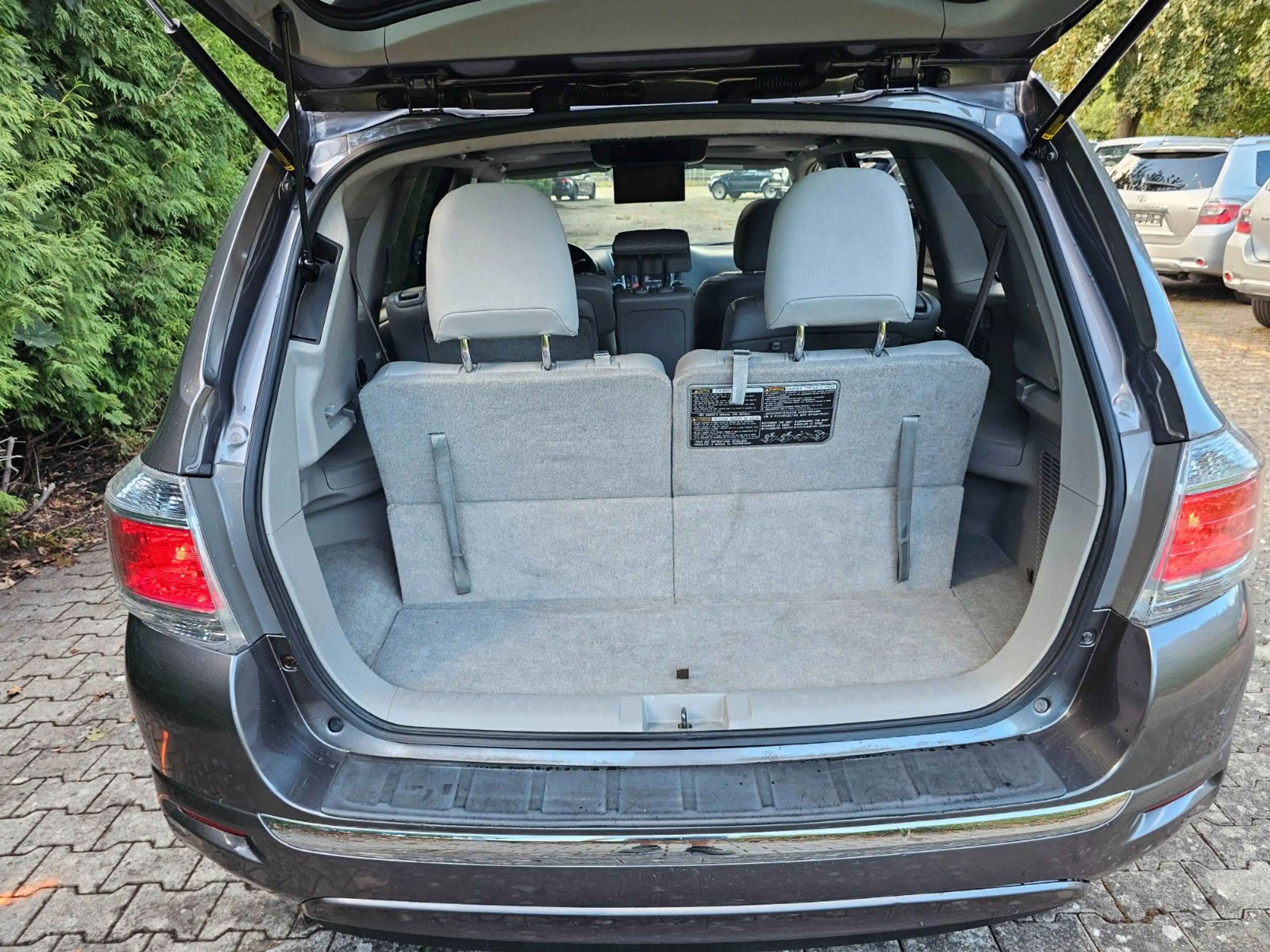 Toyota Highlander Hybrid Klima Navi Kamera 6 Sitzer — photo 11