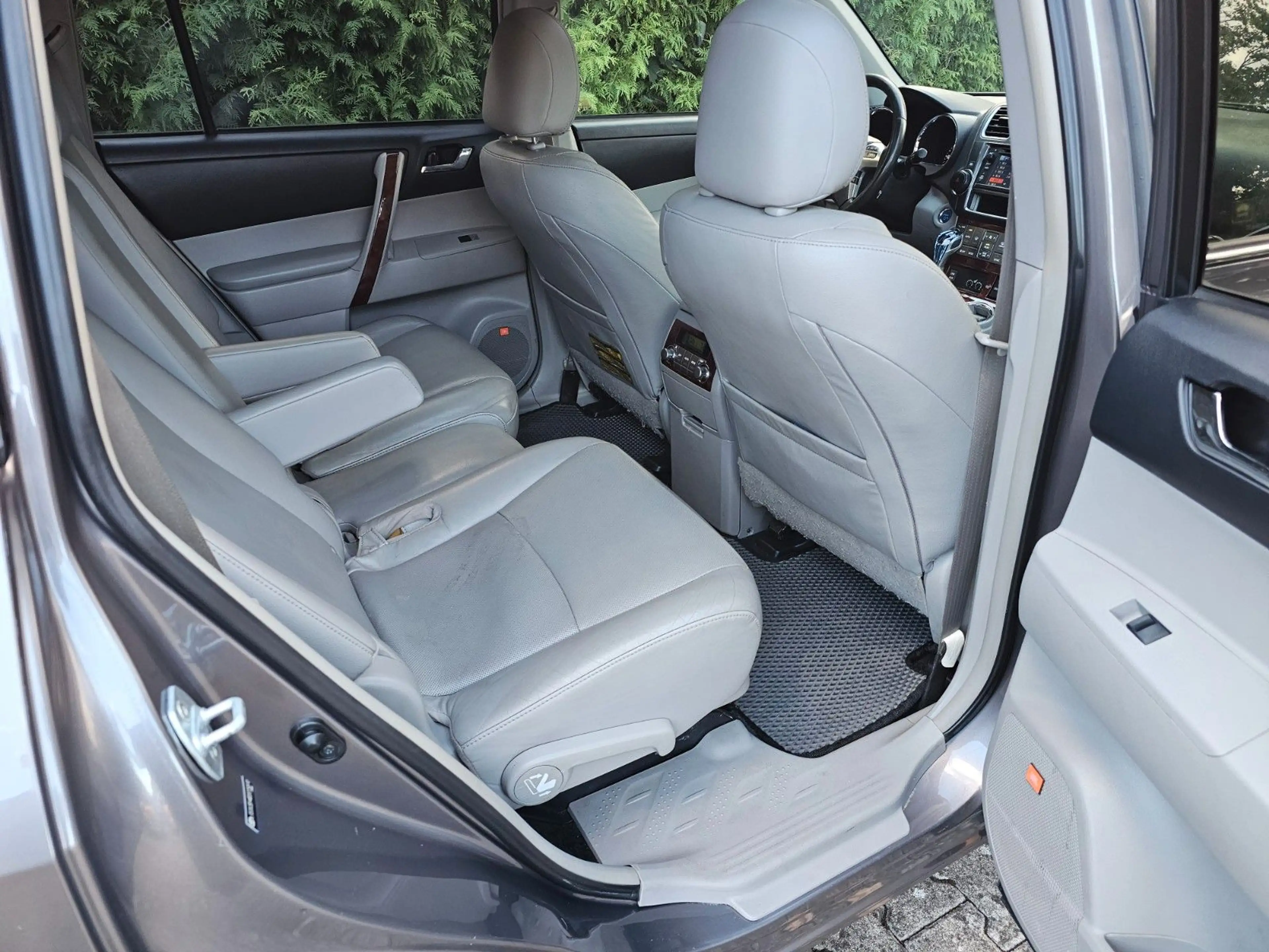 Toyota Highlander Hybrid Klima Navi Kamera 6 Sitzer — photo 12