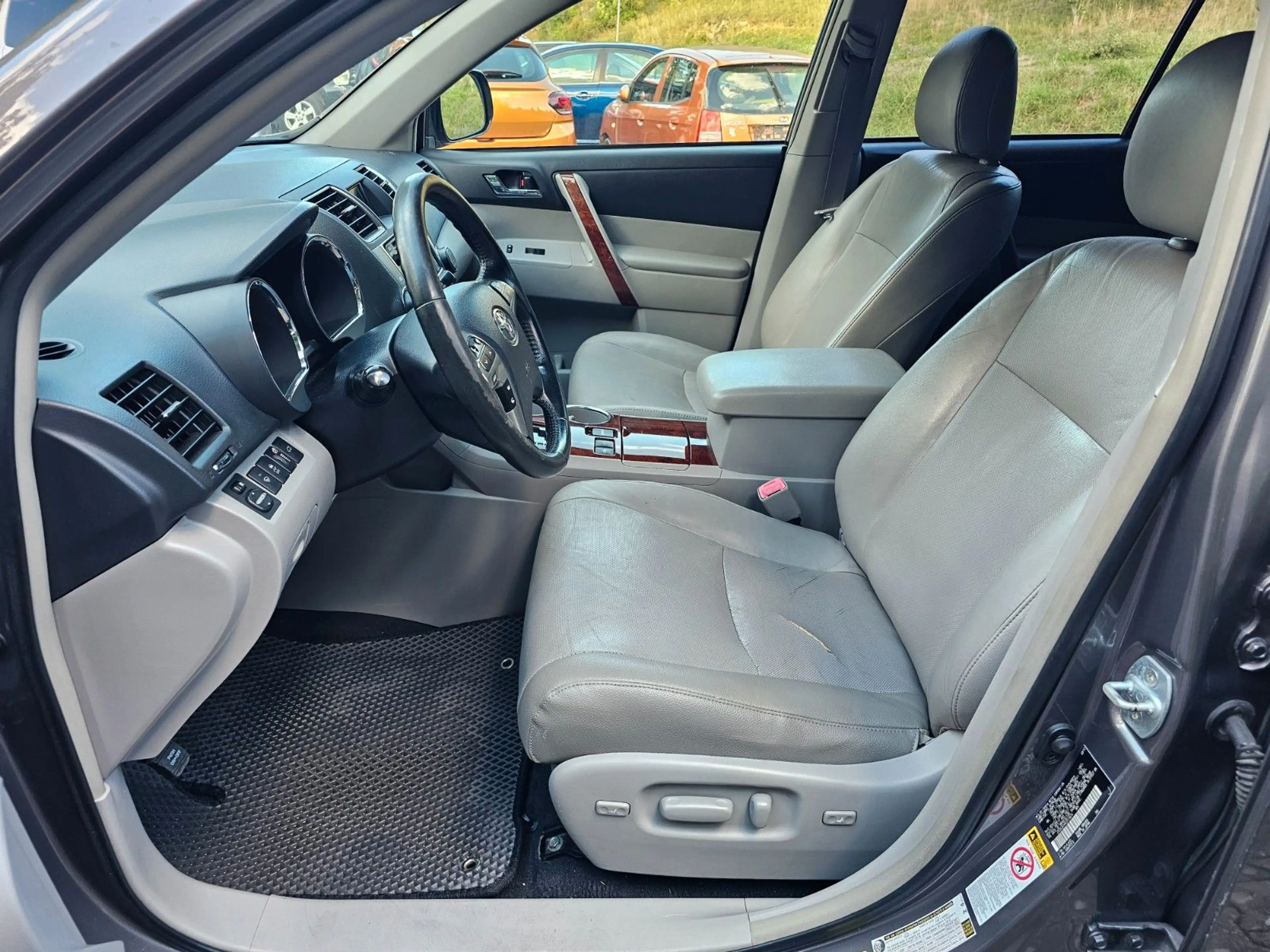 Toyota Highlander Hybrid Klima Navi Kamera 6 Sitzer — photo 7