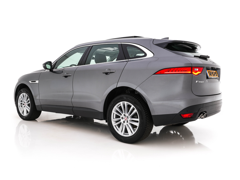Jaguar F-Pace 2.0 Portfolio AWD 20d Aut. *PANO | LEATHER | XENON — photo 4