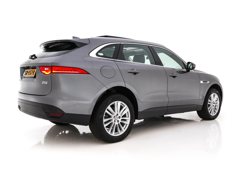 Jaguar F-Pace 2.0 Portfolio AWD 20d Aut. *PANO | LEATHER | XENON — photo 6