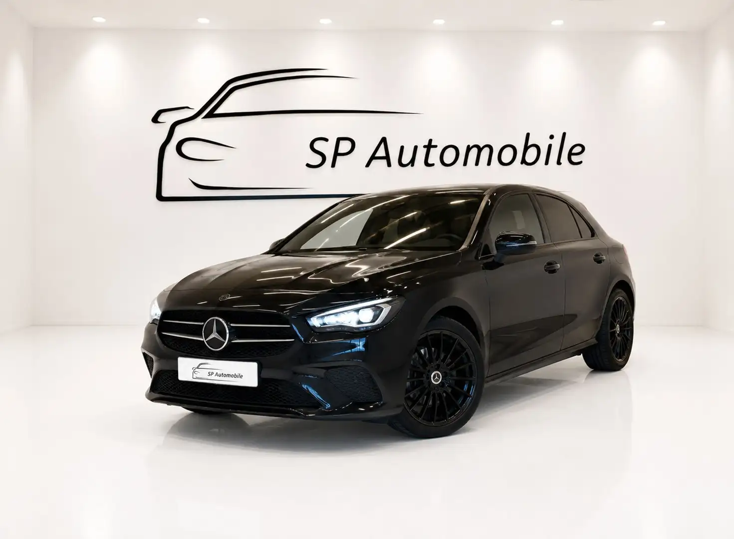 Mercedes-Benz A 200 CDI BlueEfficiency 4MATIC **AMG** Schwarz - 1