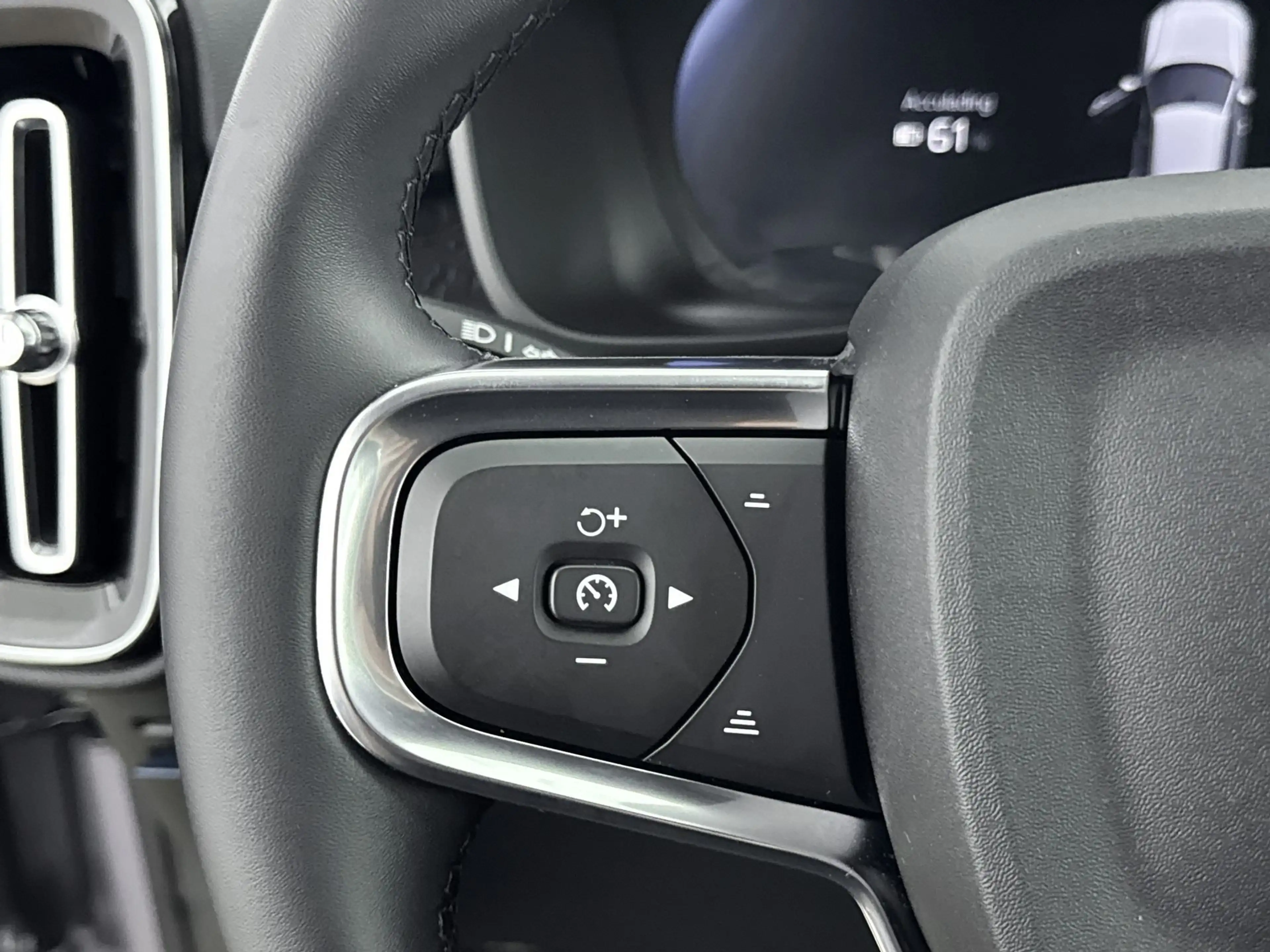 Volvo EX40 Single Motor Extended Range Plus 82 kWh | Trekhaak — photo 15
