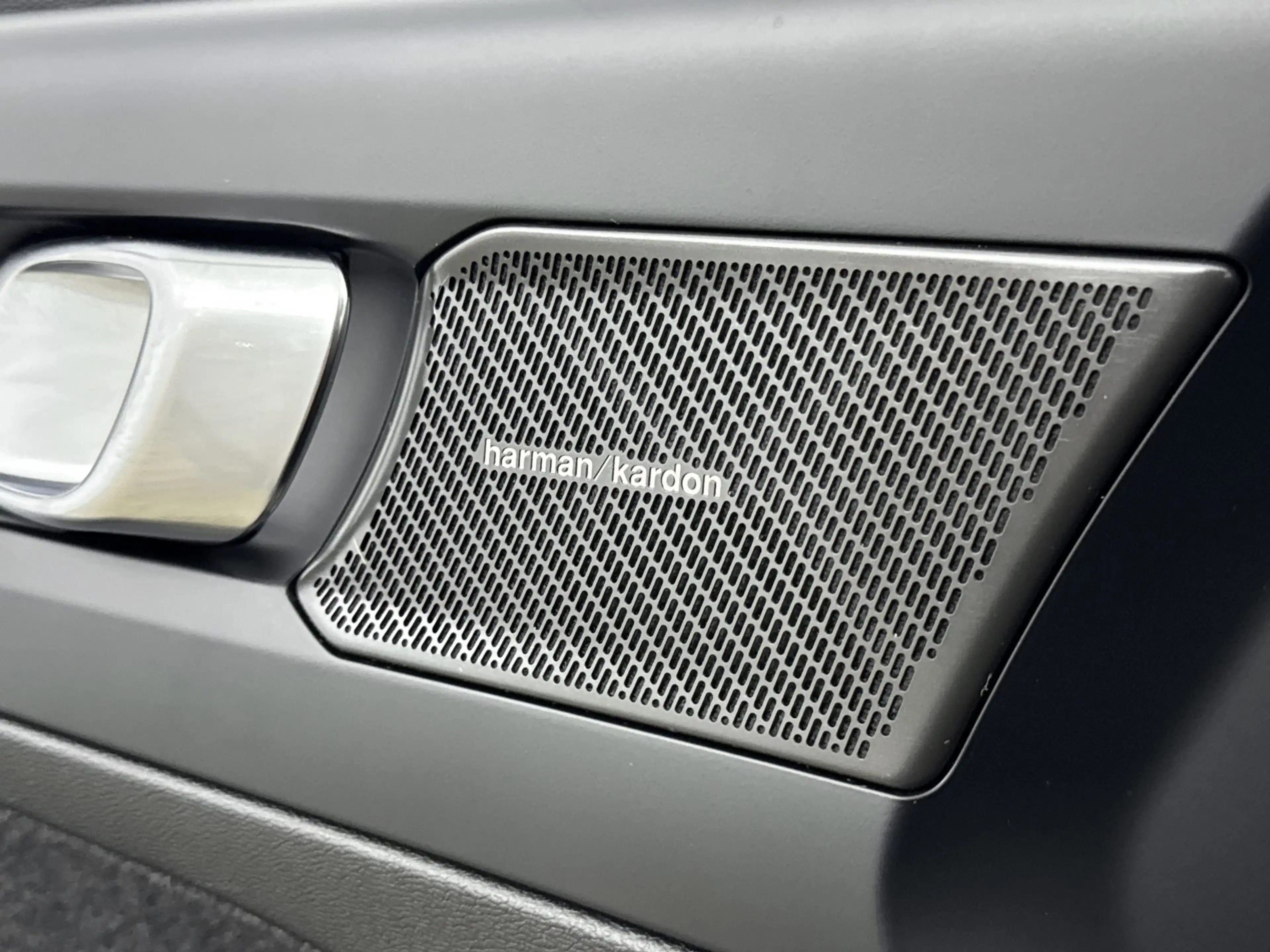 Volvo EX40 Single Motor Extended Range Plus 82 kWh | Trekhaak — photo 18