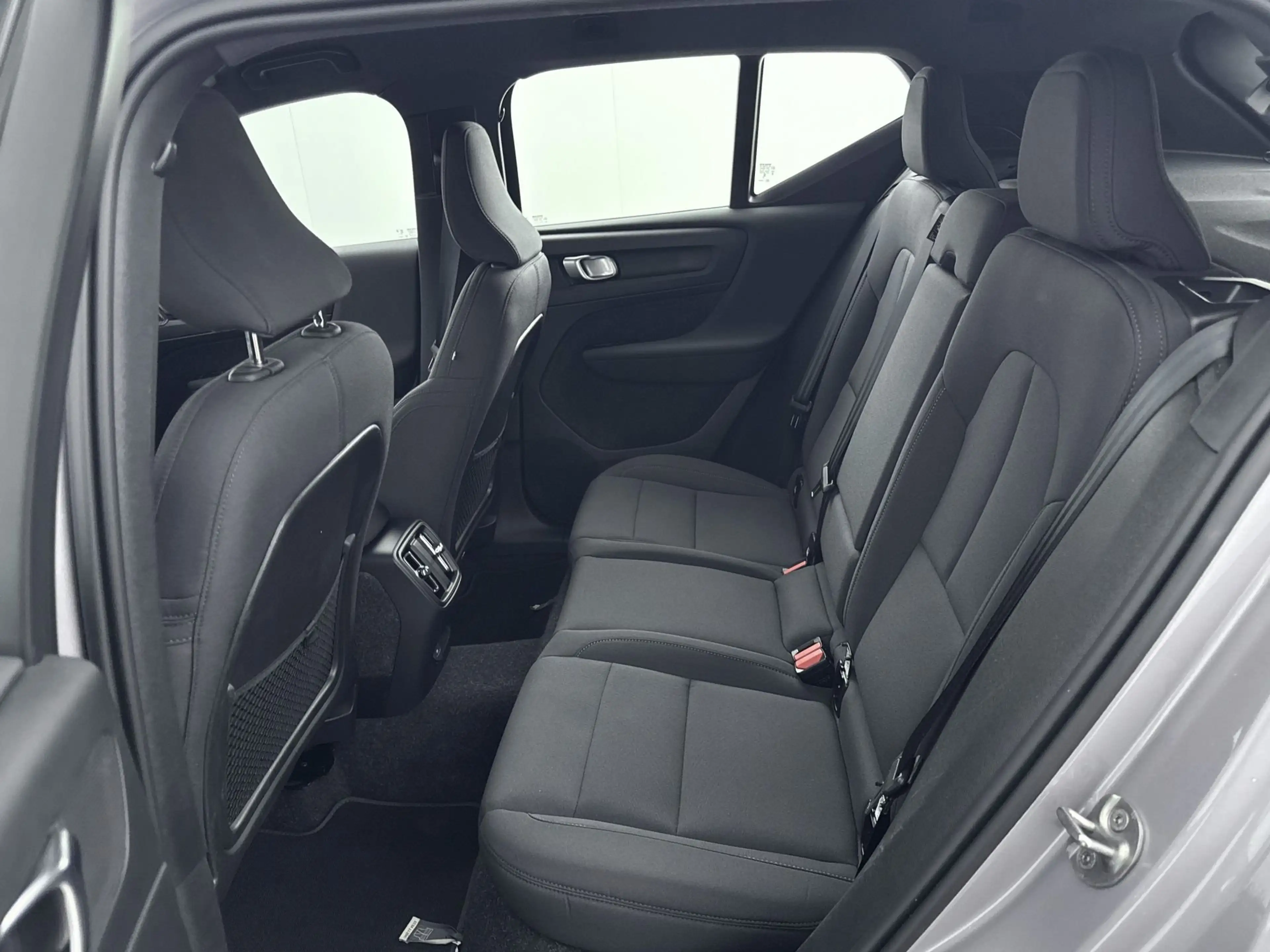 Volvo EX40 Single Motor Extended Range Plus 82 kWh | Trekhaak — photo 33