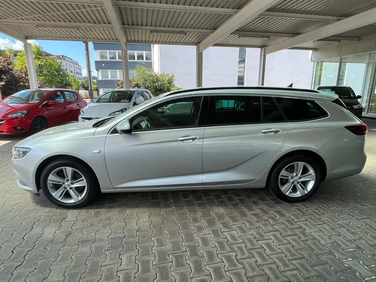 Opel Insignia B Sports Tourer Edition Silber - 2