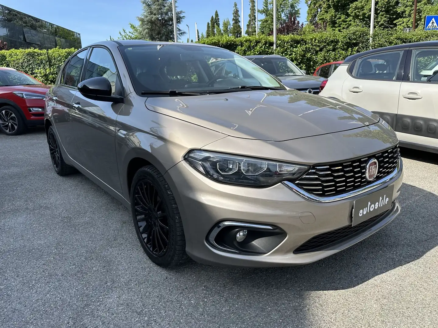 Fiat Tipo 1.6 Mjt S&S 5 porte Lounge Bronze - 2
