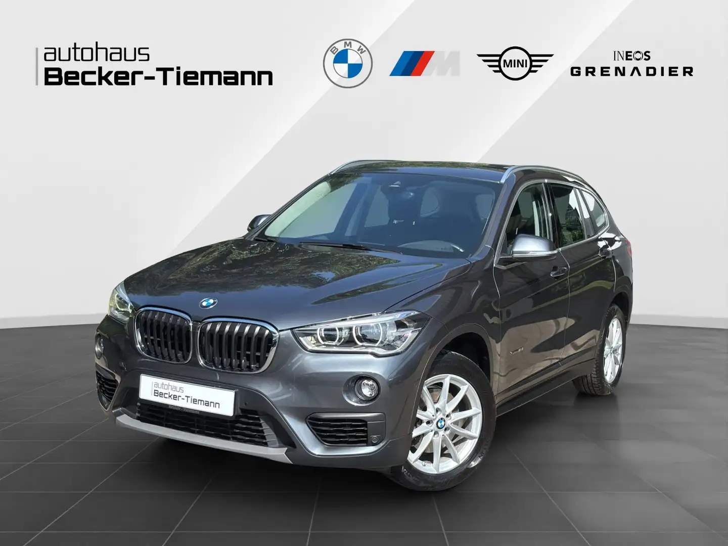 BMW X1 sDrive18i Advantage | AHK | Kamera | LED | Navi | Grau - 1