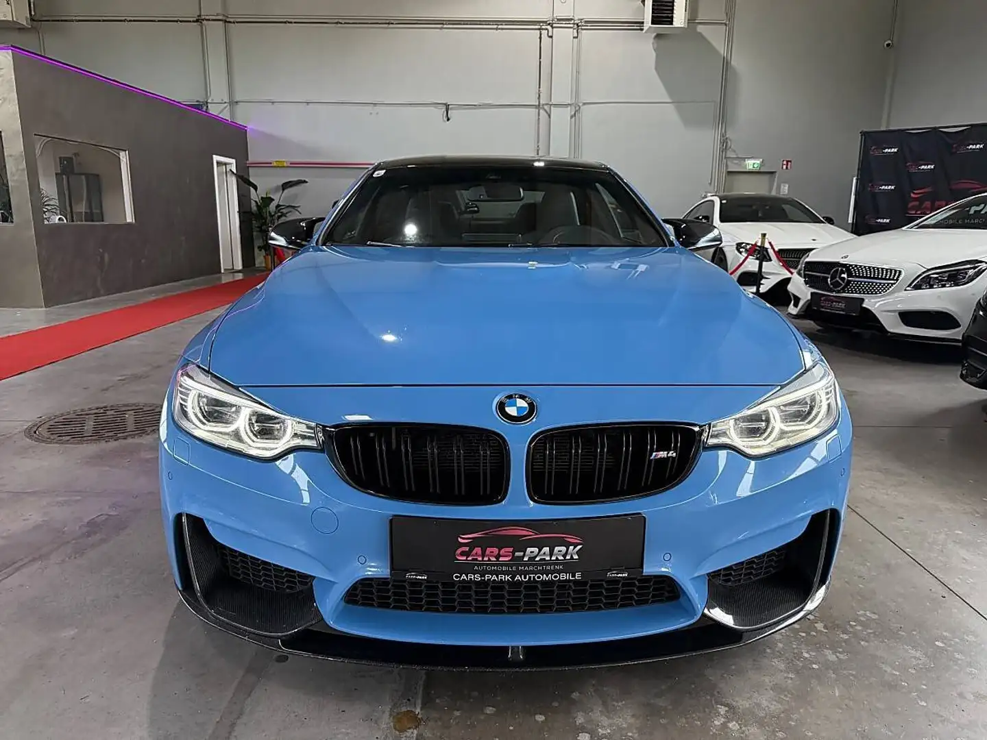 BMW M4 Basis Blau - 2