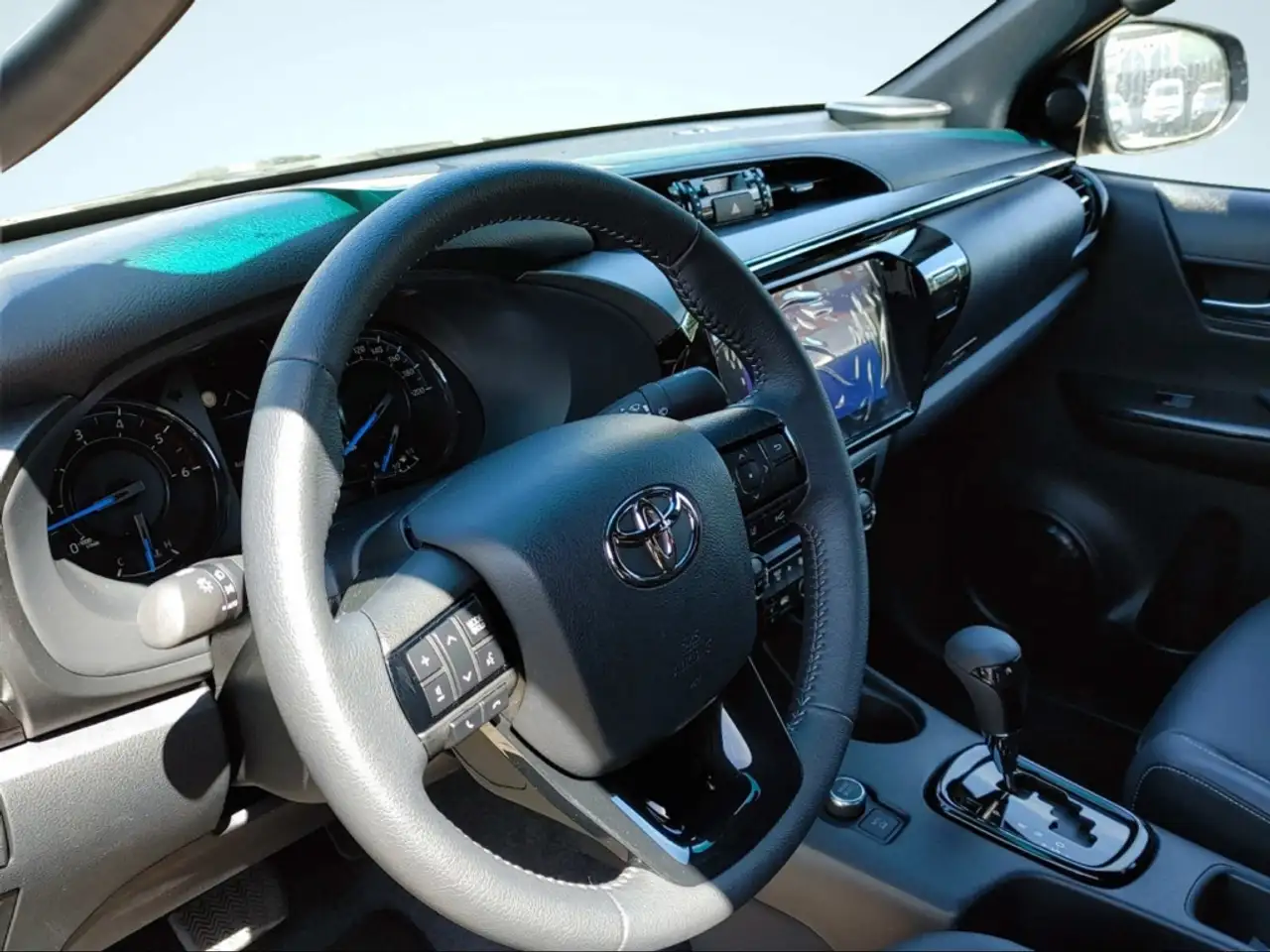 Toyota Hilux Invincible 4x4 DC LED SHZ Spurhalteass. Temp Keyle 5