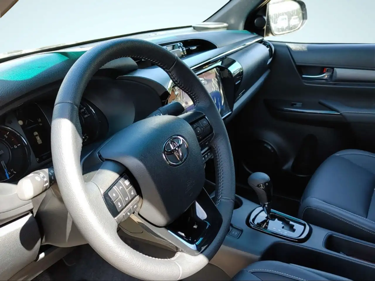 Toyota Hilux Invincible 4x4 DC LED SHZ Spurhalteass. Temp Keyle 4