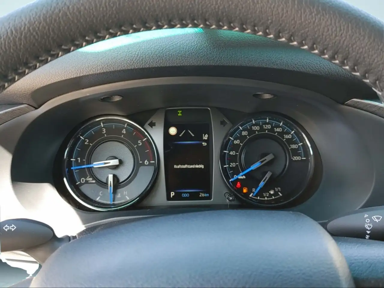 Toyota Hilux Invincible 4x4 DC LED SHZ Spurhalteass. Temp Keyle 6