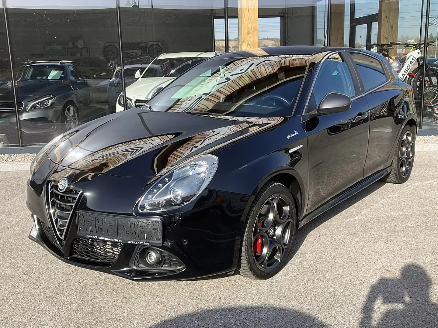 Alfa Romeo Giulietta Exclusive 2,0 JTDM-2 TCT Schwarz - 1