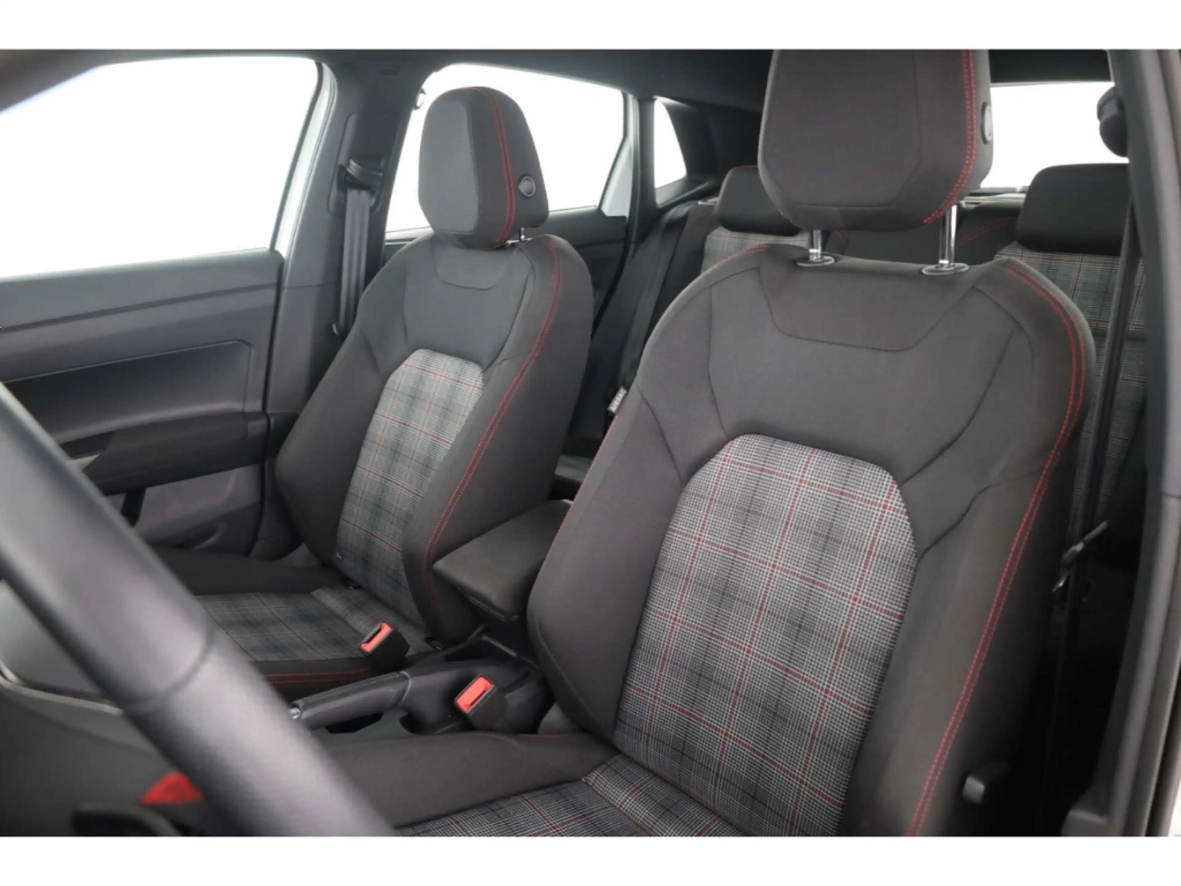 Volkswagen Polo GTI 2.0 TSI OPF — photo 11