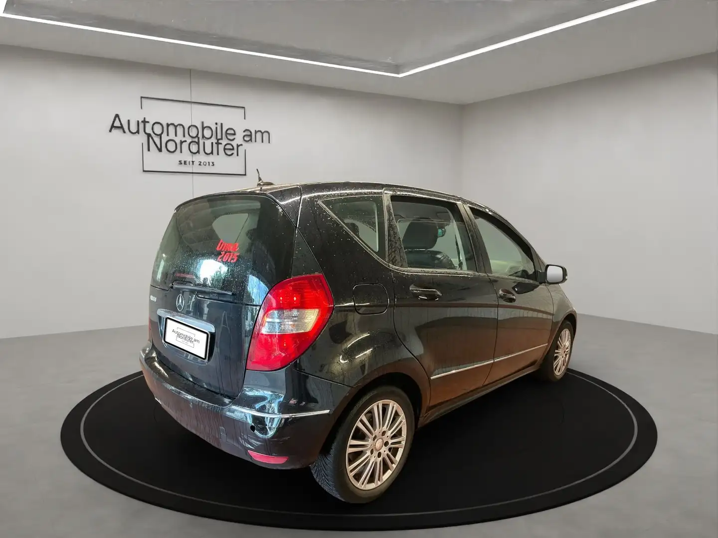 Mercedes-Benz A 180 Elegance-1Hand-Leder-Navi-Xenon-PDC-Sitzheizung Schwarz - 2