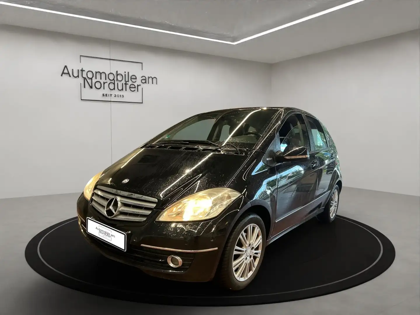 Mercedes-Benz A 180 Elegance-1Hand-Leder-Navi-Xenon-PDC-Sitzheizung Schwarz - 1