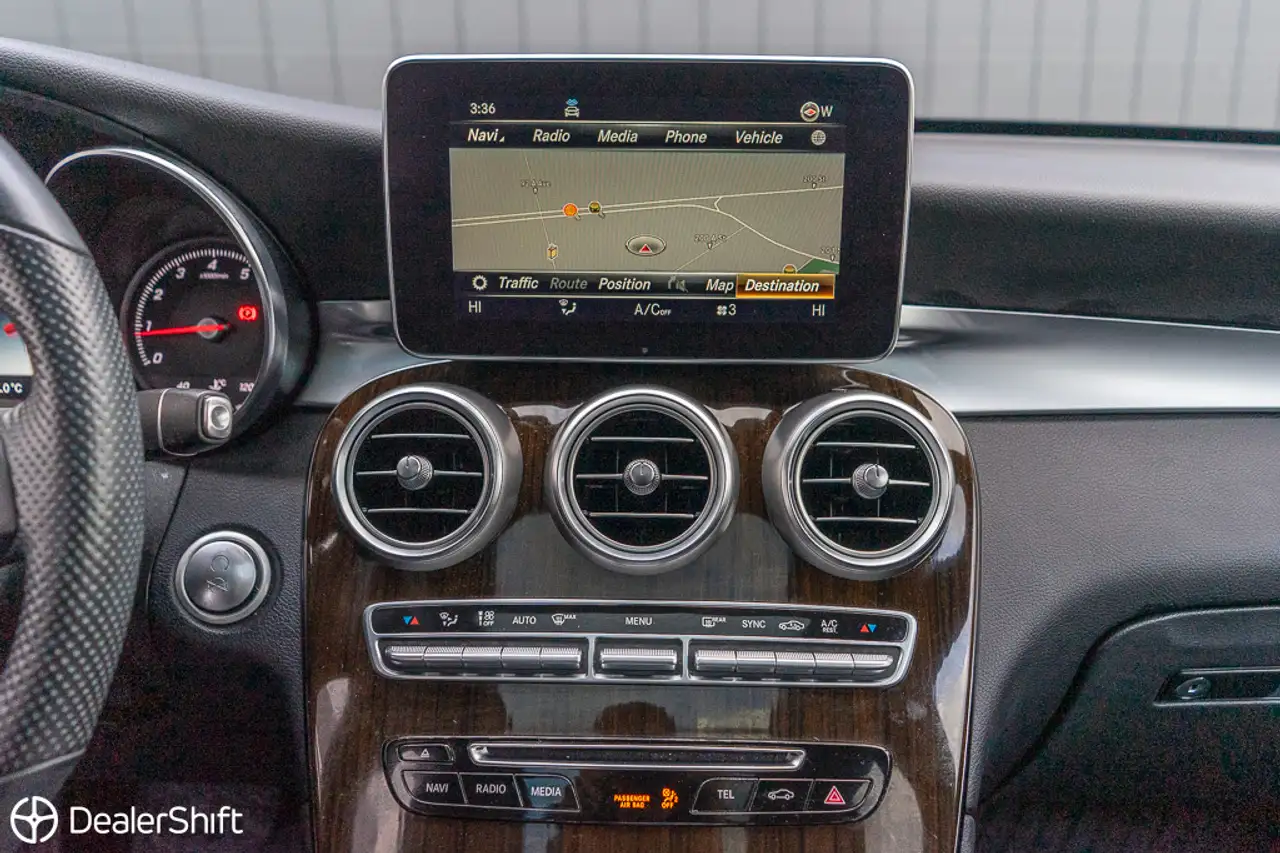 Mercedes-Benz GLC снимка Mercedes-Benz GLC