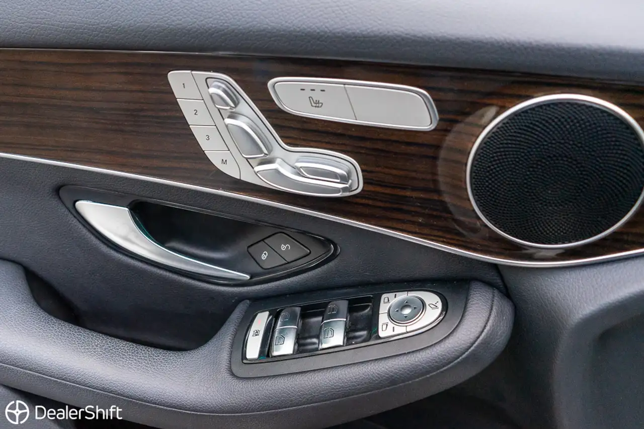 Mercedes-Benz GLC снимка Mercedes-Benz GLC