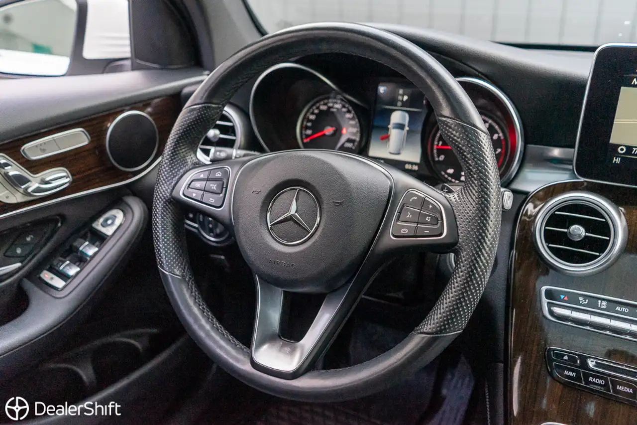 Mercedes-Benz GLC снимка Mercedes-Benz GLC