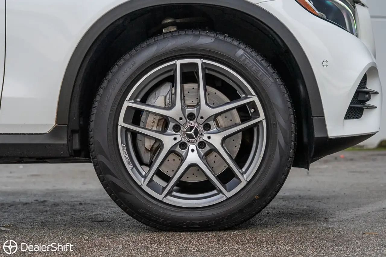 Mercedes-Benz GLC снимка Mercedes-Benz GLC