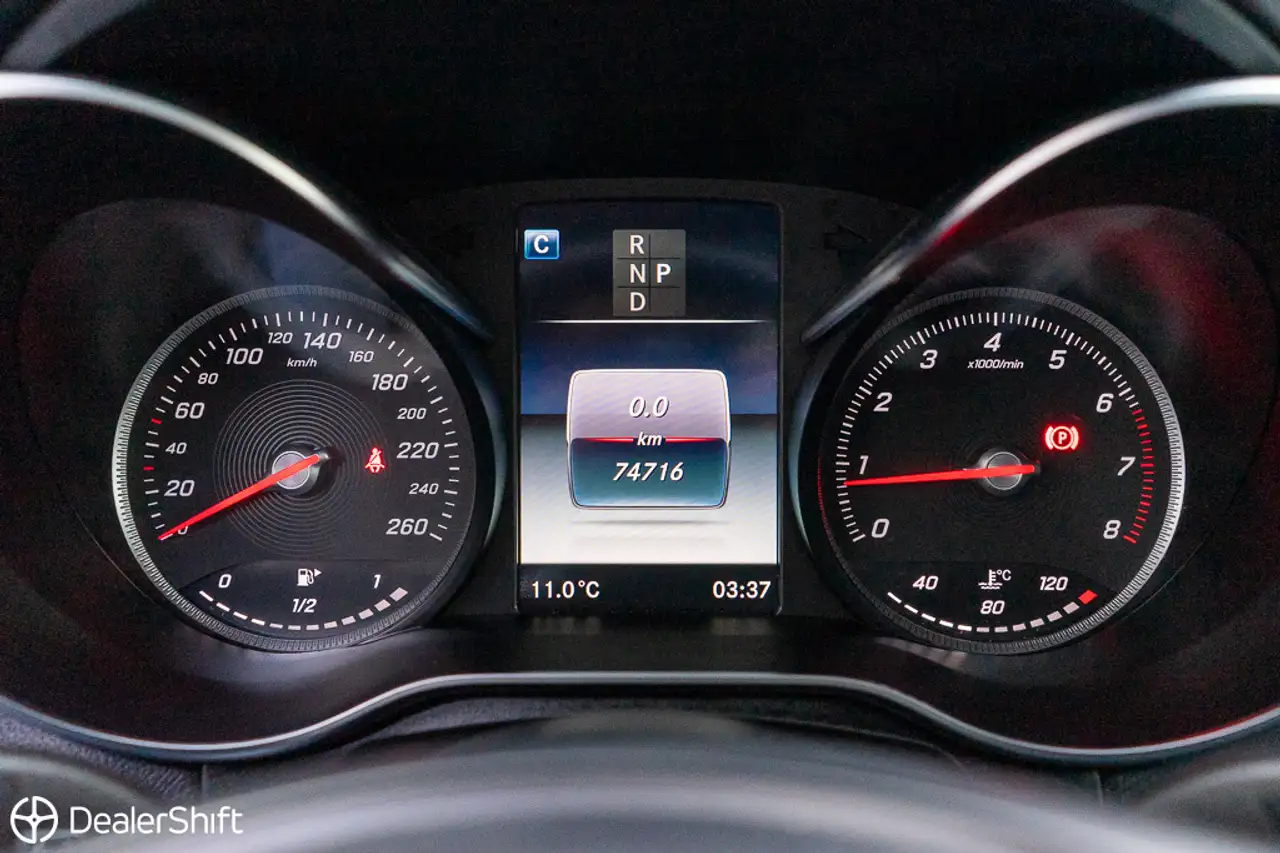 Mercedes-Benz GLC снимка Mercedes-Benz GLC