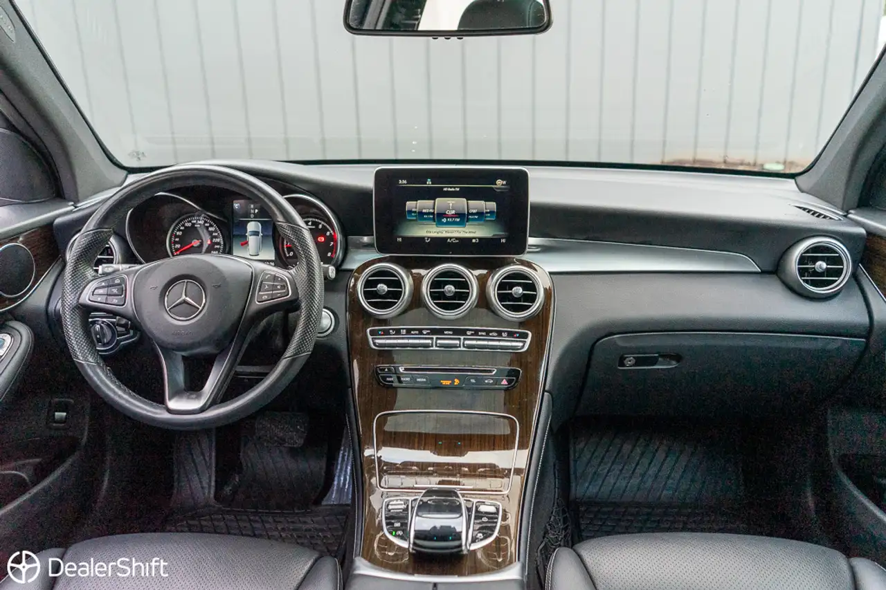 Mercedes-Benz GLC снимка Mercedes-Benz GLC