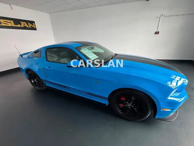 Ford Mustang view 2