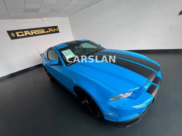 Ford Mustang view 6