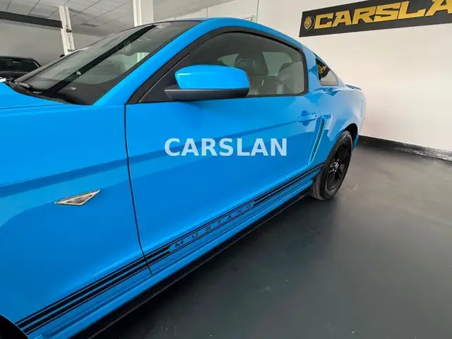 Ford Mustang view 5