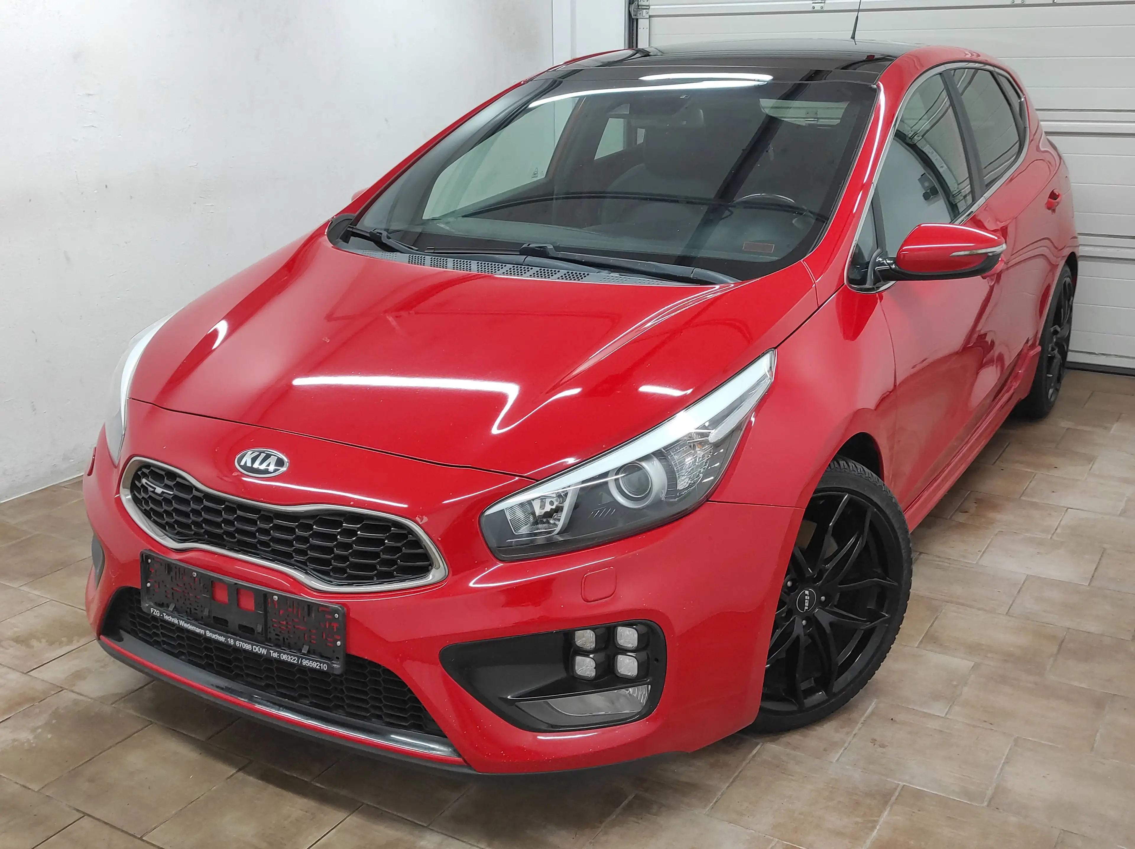 Kia Ceed / cee'd 1.6 T-GDI GT-Track NAVI PANO KAMERA PDC SHZ KLIMA — photo 2