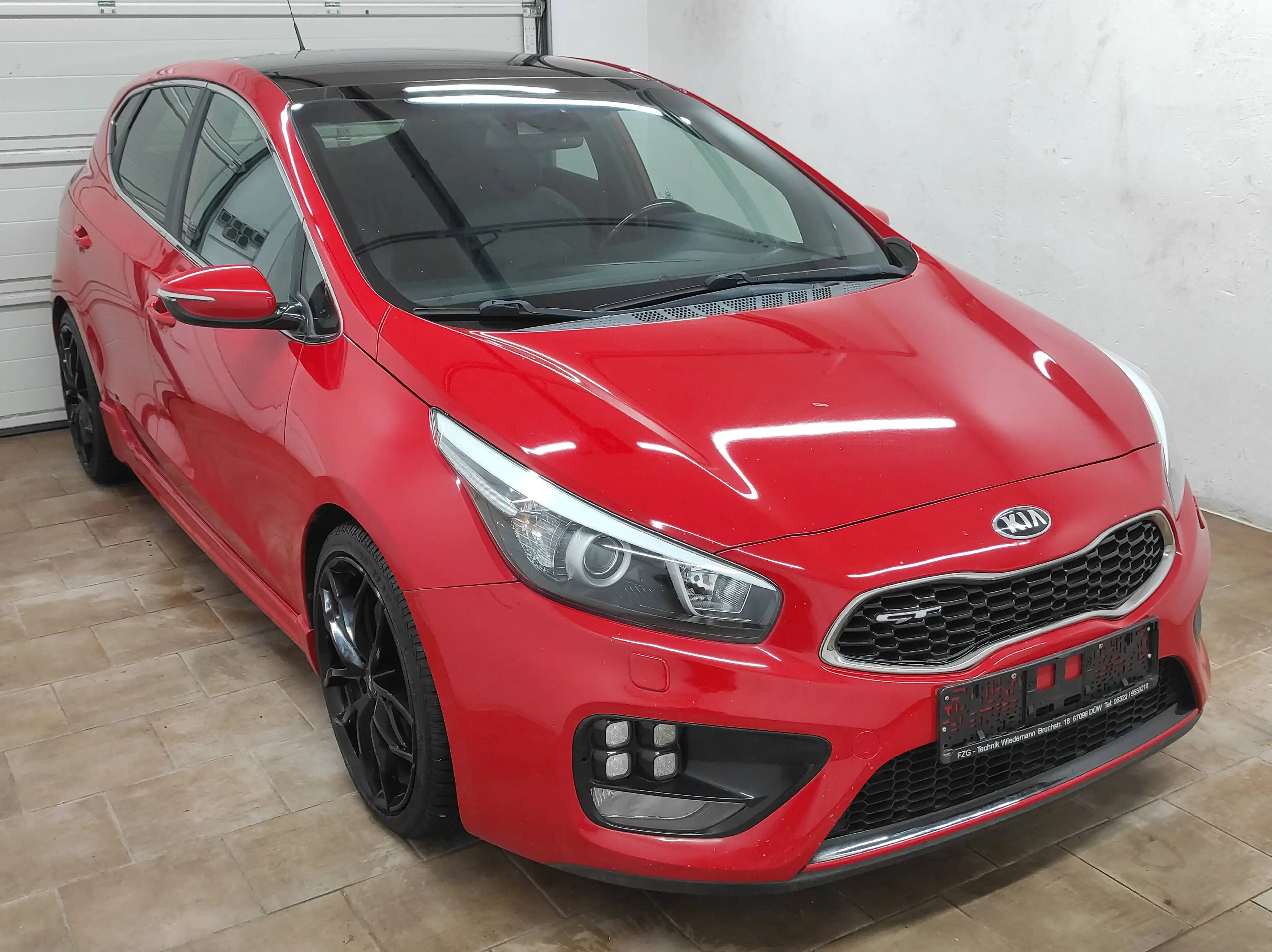 Kia Ceed / cee'd 1.6 T-GDI GT-Track NAVI PANO KAMERA PDC SHZ KLIMA — photo 3