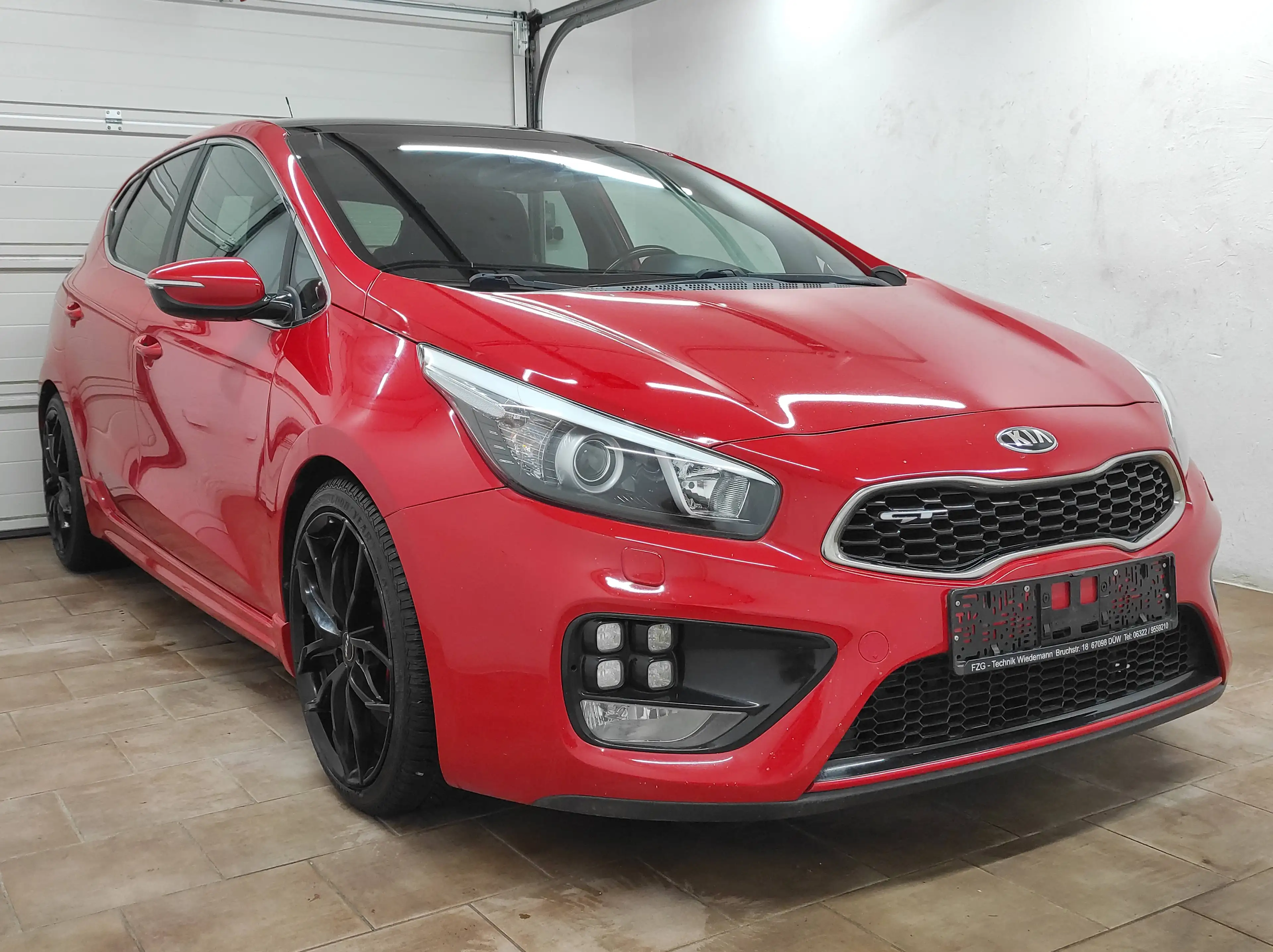 Kia Ceed / cee'd 1.6 T-GDI GT-Track NAVI PANO KAMERA PDC SHZ KLIMA — photo 4
