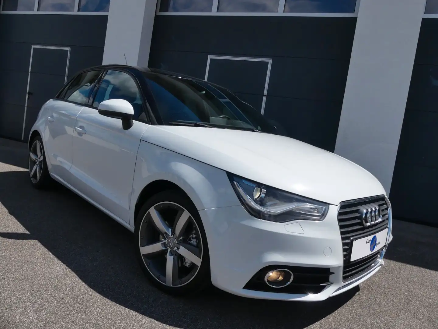 Audi A1 Sportback *Navi/Bi-Xenon/BOSE/Sitzhzg./AHK* Белый - 1