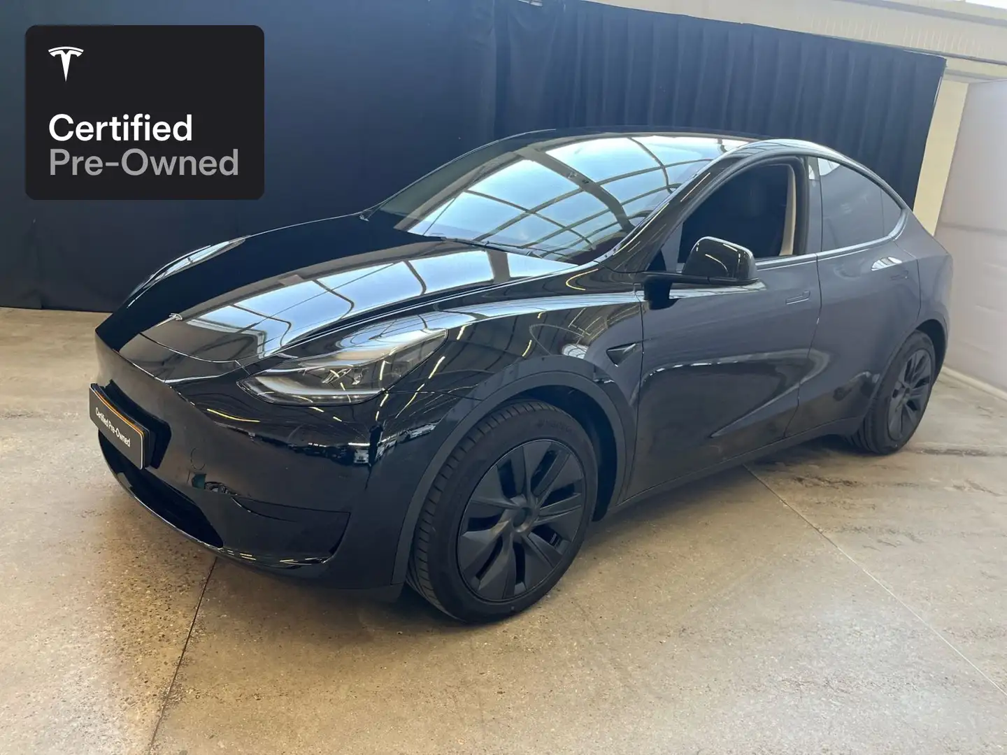 Tesla Model Y Rear-Wheel Drive "Certified Pre-Owned" Noir - 1