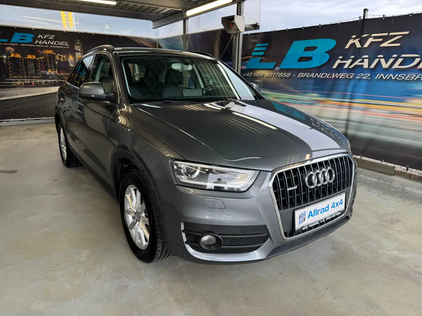Audi Q3 Q3 2,0 TDI quattro Style DPF Style Grau - 1