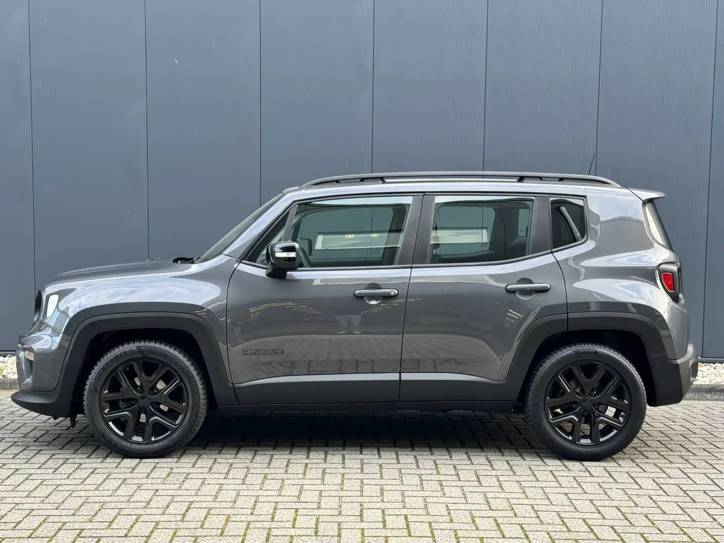Jeep Renegade 1.0T 120 Night Eagle | Blackline | Clima | CarPlay Grijs - 2