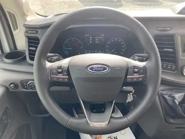 Ford Transit view 6