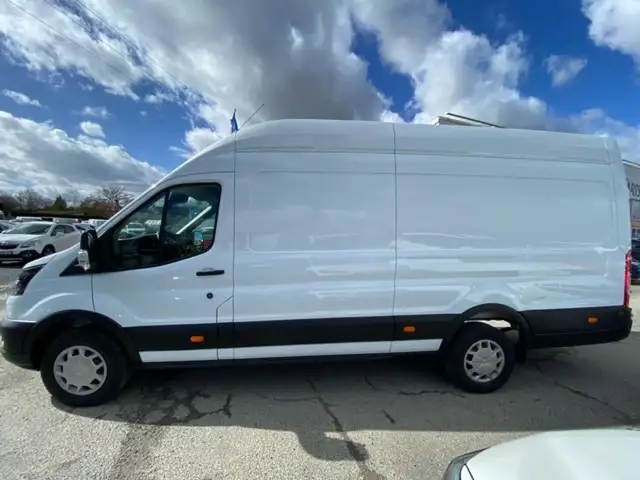 Ford Transit view 3