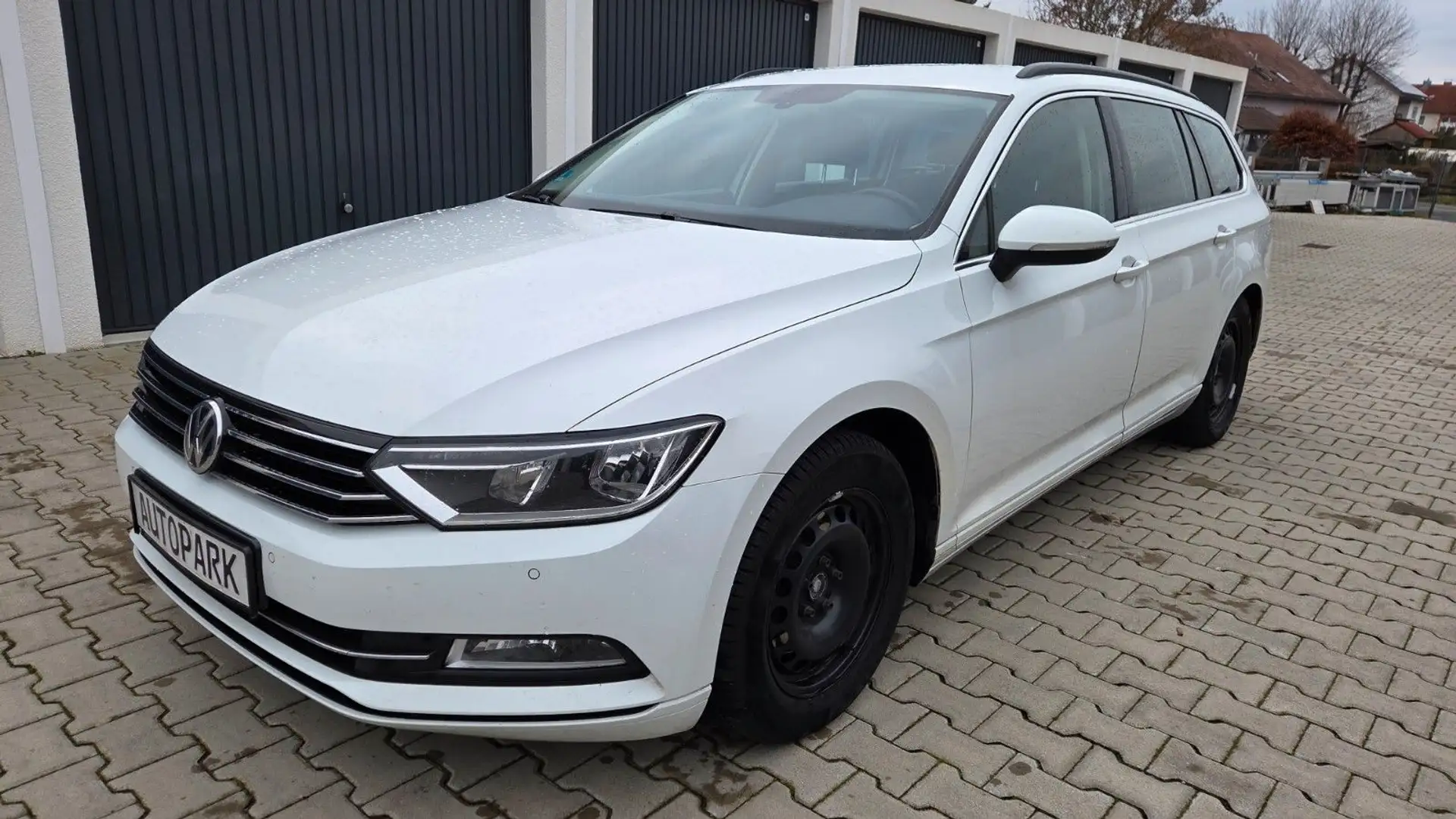 Volkswagen Passat Variant 2.0TDI Comfortline AHK 1.HD MWSt! Bianco - 1