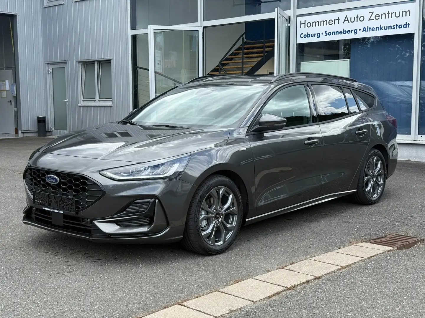Ford Focus Turnier 1.0 EcoBoost ST-Line ACC+LED+Navi Gris - 2