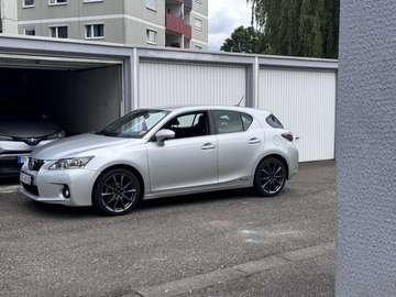 Lexus CT 200h Hybrid | 136 PS | 18 Zoll | TÜV |