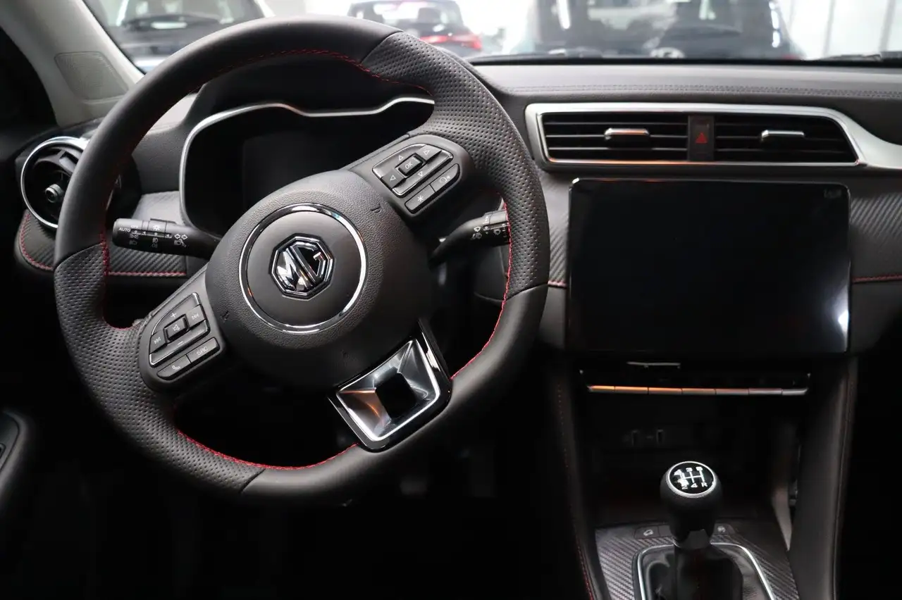 MG ZS 1.5 Luxury Leder SHZ Navi 360° Virtual SOFORT 8