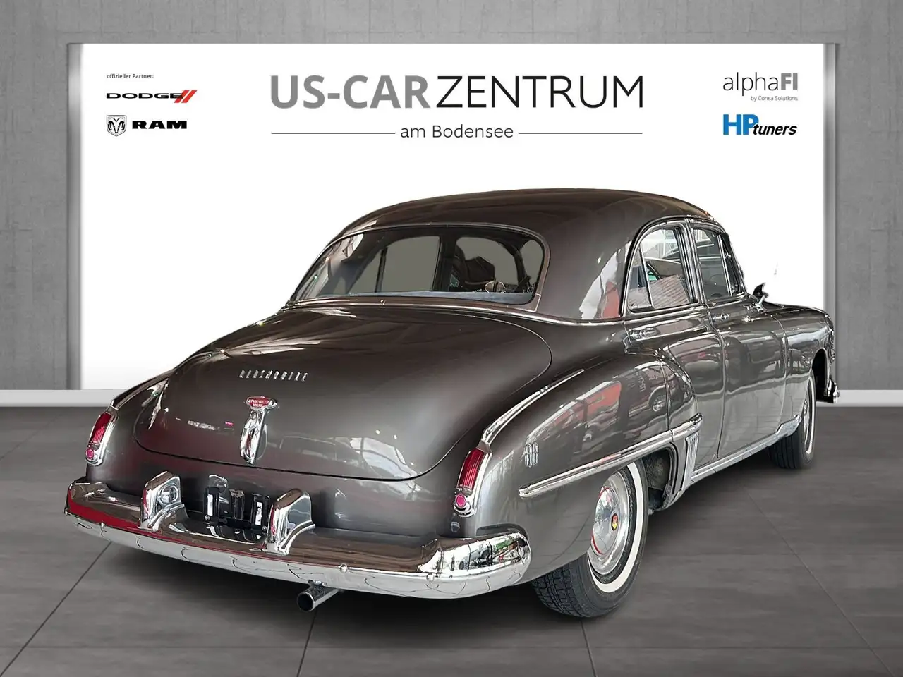 Oldsmobile Eighty-Eight 88 4-Door 303cui Rocket, foto 4